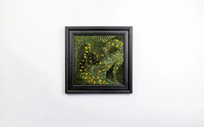 Tableau L'envol en plume plumes de faisan LADY AMHERST vert et PAON vert